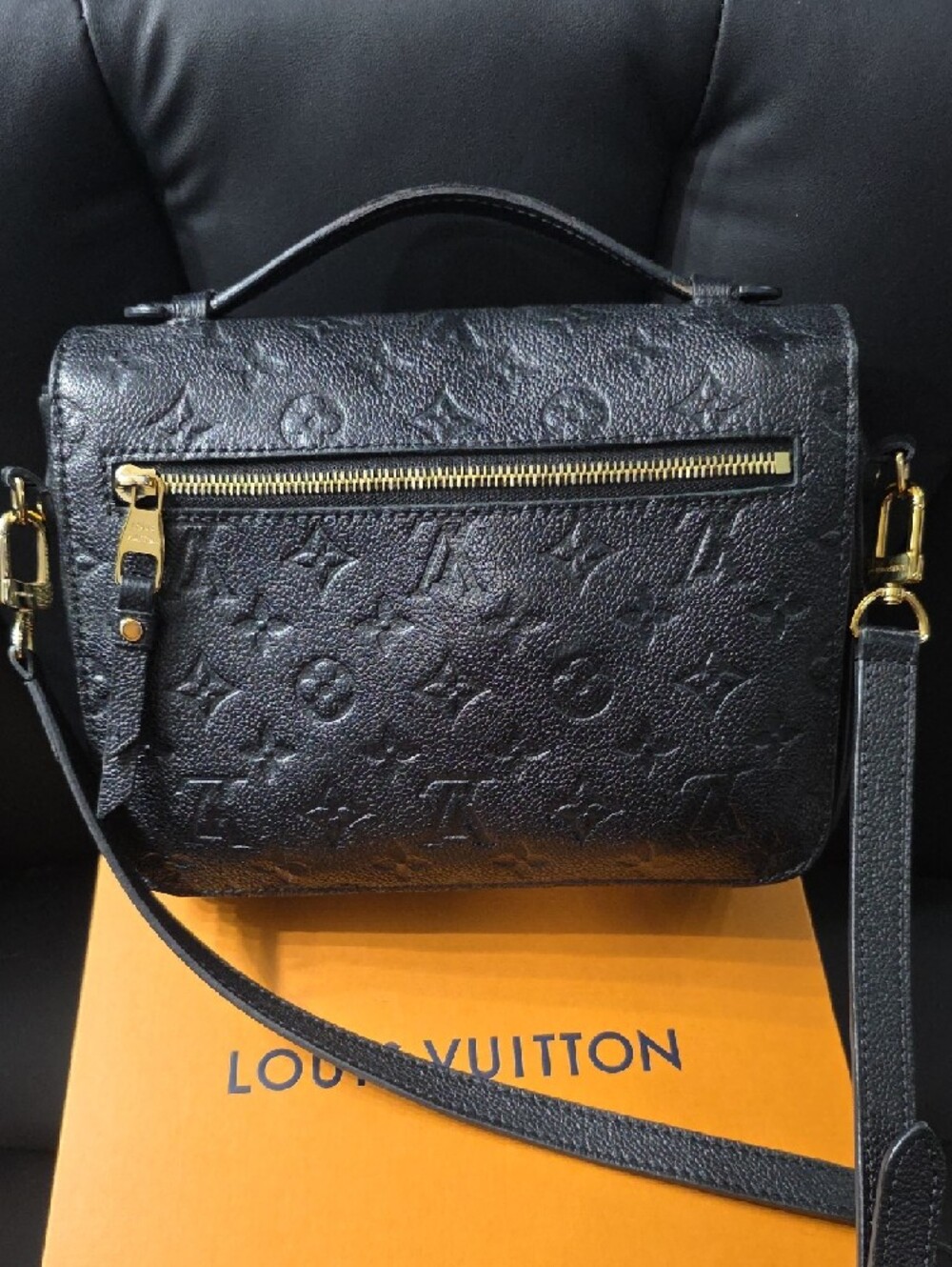 Louis Vuitton Black Monogram Empreinte Pochette Metis Crossbody Gold Hardware - Picture 6 of 15